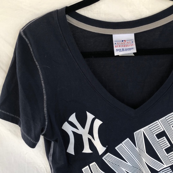 ☀️Donating Soon☀️Genuine Merchandise NYY T-Shirt Size M - Picture 5 of 6